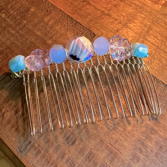 Handmade Beaded Light Blue & Aqua Flower Glass & Crystal Gold Hair Comb - Picture 3 of 6